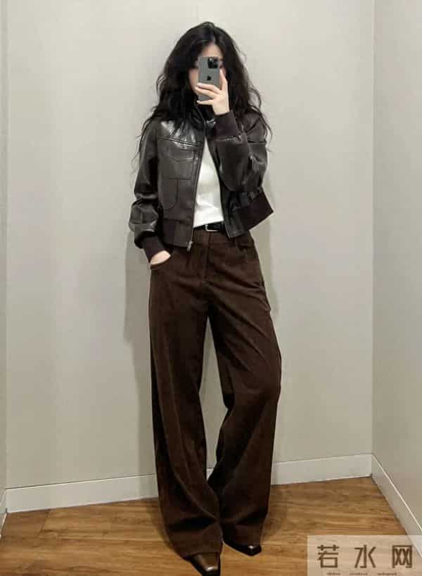 今年冬天大火的“咖色”裤子,照着穿太时髦!