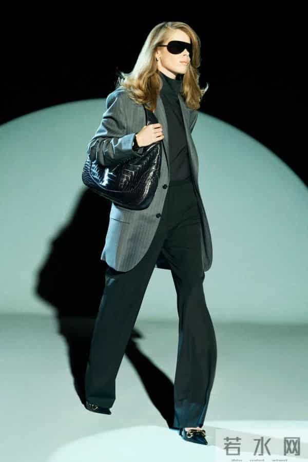 Gucci 2026早秋系列；Pantone 2026年度代表色