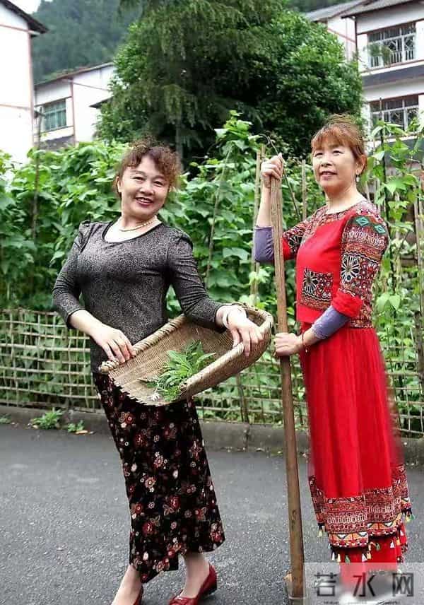 上了年纪的女人，少穿“廉价色”，多穿这4种“富贵色”更高级