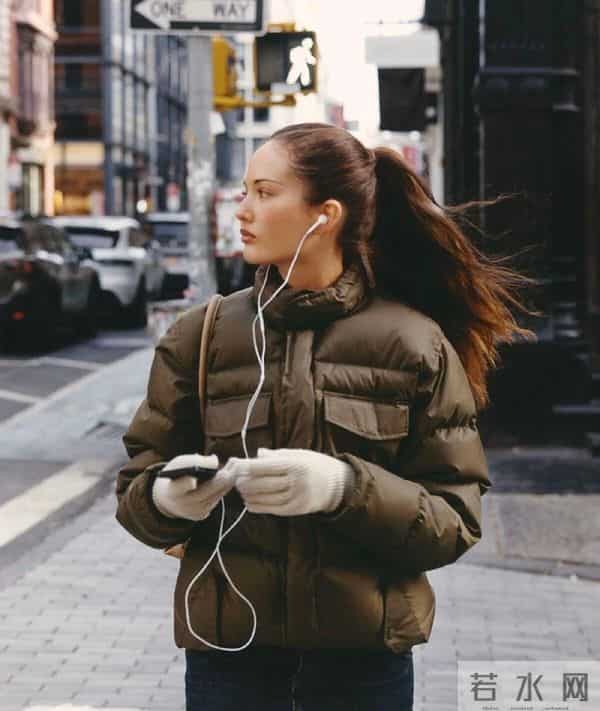 不建议大家买这3款网红羽绒服，看着洋气时髦，实际土气烂大街