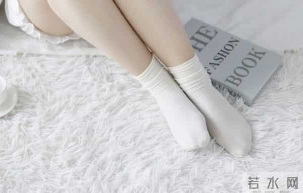 汗脚星人注意!冬天别穿棉拖鞋,这个搭配才清爽
