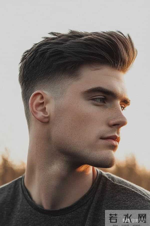 2025男士发型顶流：渐变层次短发，解锁多元风格的利落美学