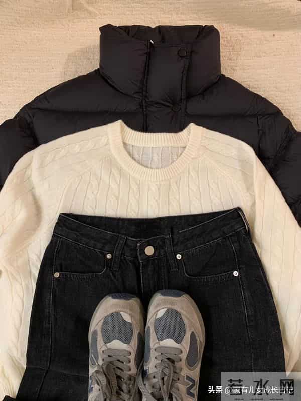 秋冬“极简暖系+松弛感”私服穿搭｜简+暖+松，通勤出街都自在