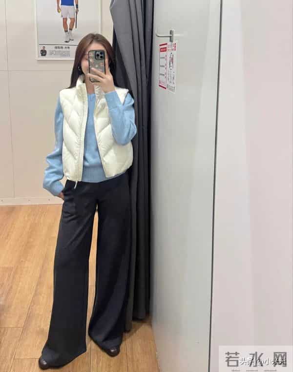 优衣库这抹“天蓝色”,把韩系松弛感焊在秋冬了