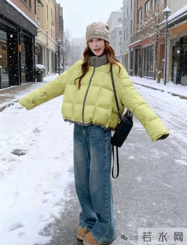 雪天亮色羽绒服,松弛感氛围拉满