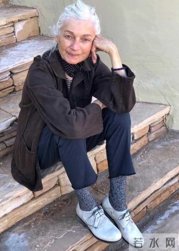 等我老了也要这样穿，白发不染扎马尾，不穿老年装，到老都优雅！