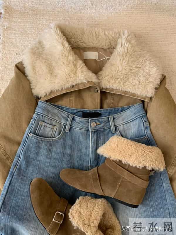 秋冬“极简暖系+松弛感”私服穿搭｜简+暖+松，通勤出街都自在