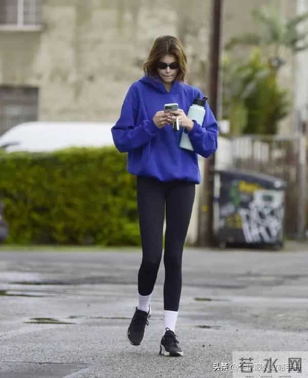 冬天穿“鲨鱼裤”,时髦又减龄!