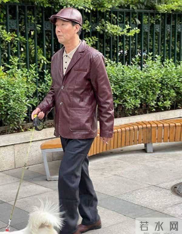 等你老了,帽子尽量不要戴“礼帽”和“老头帽”,这些更减龄洋气