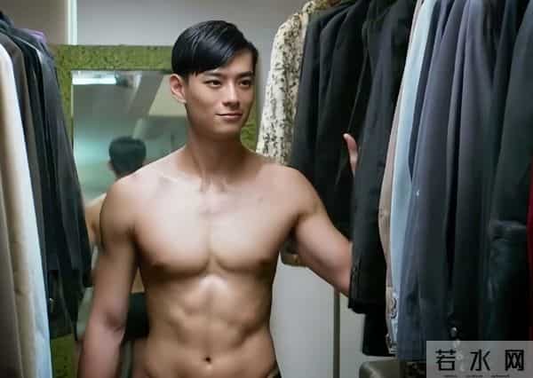 好惨！香港知名男星在街上无人认识，因拍限制级影片红极一时