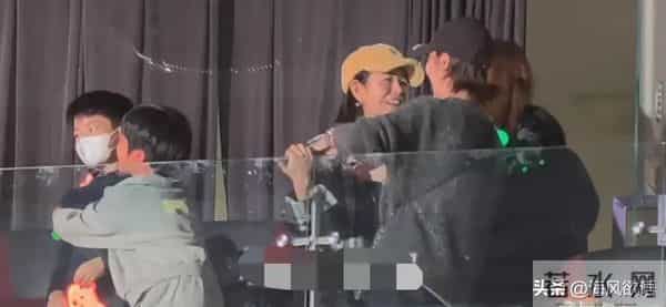 陈妍希儿子8岁1米5长相随爹，高冷范儿遇上谢楠儿子自来熟笑不活