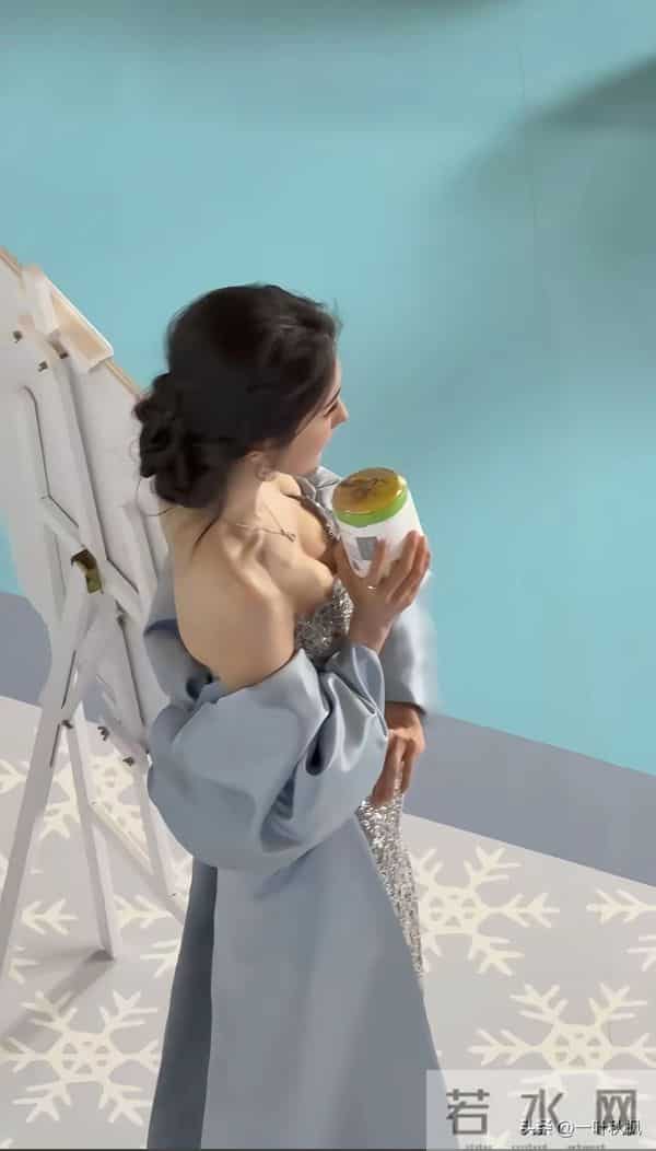 杨幂的横看成岭侧成峰