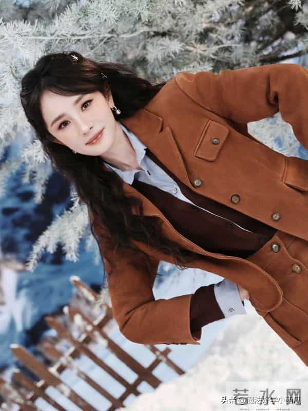 被杨幂今晚学姐造型硬控