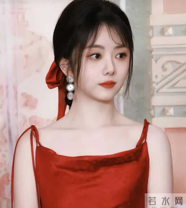 谭松韵童颜太“罪过”？井柏然拒拍吻戏：她像未成年，我有罪恶感