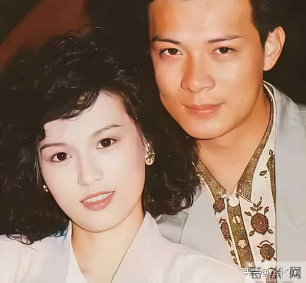 黄日华官宣退圈，一句话结束45年演艺路，这才是老戏骨该有的体面