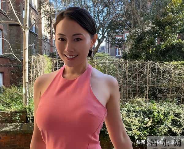 香港知名女星有小鲜肉追求，自曝参加商演遭非礼，被摸到敏感部位
