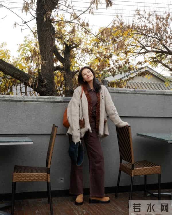 被高圆圆的穿搭惊艳了，衣穿简约，配色大气，46岁尽显优雅气质