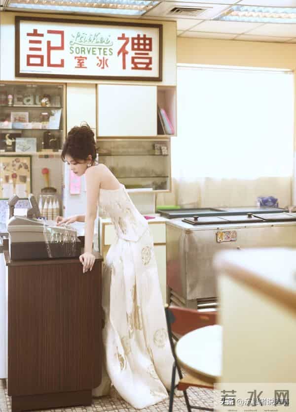 白鹿冰淇淋造型太可爱，白裙造型美出新高度