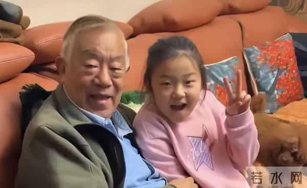 高明儿子高亮离世不到1年，孙女就遭霸凌，令人担心的事发生了