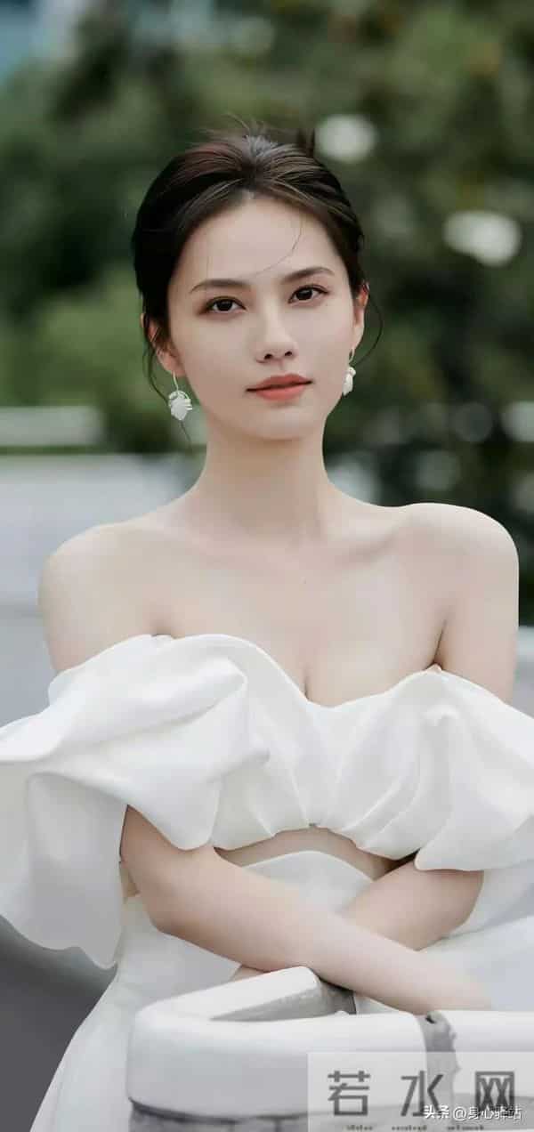 为何姜珮瑶被称高智感美人她的精致不止在眉眼更在书卷气与疏离感