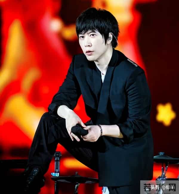 别再同情朱孝天！被F4踢出局不是排挤老婆一句话撕碎他最后的体面