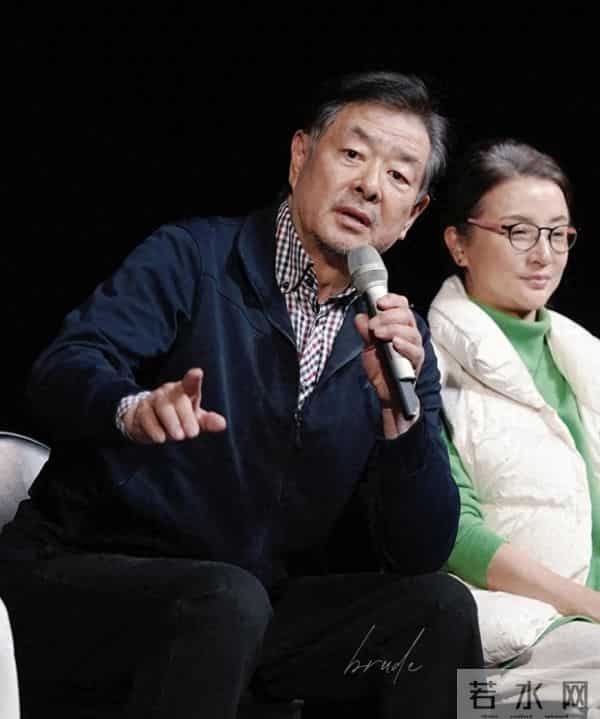 星三代出道！72岁濮存昕为11岁外孙女打call，长相引争议：不适合