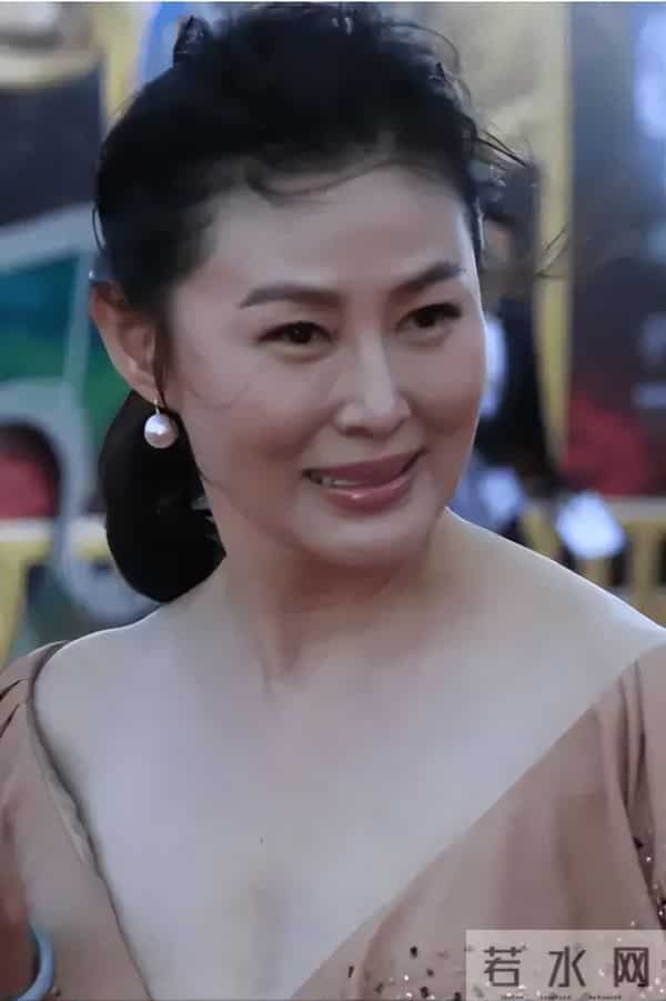 年轻时貌若天仙的4位女星,如今却跟美不沾边,岁月何曾饶过谁