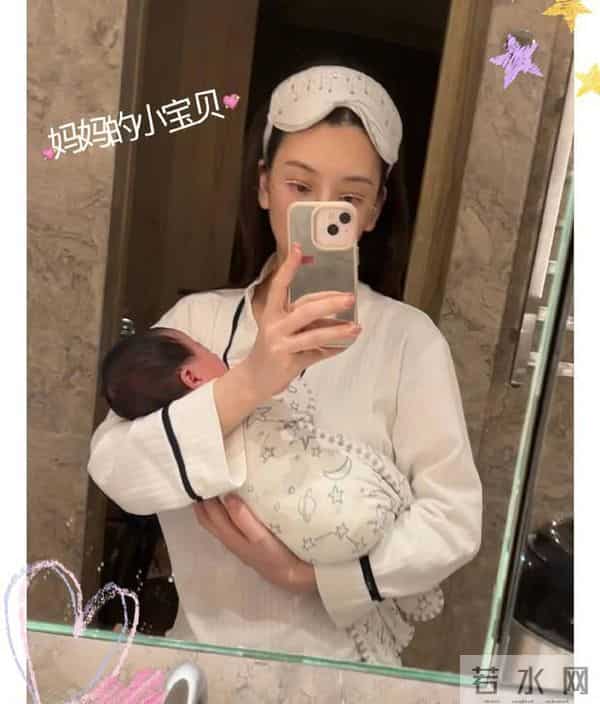 郭富城三胎女儿满月了!方媛抱着宝宝拍照温馨有爱