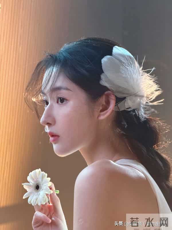 王玉雯 奶呼呼的小脸 逆天长腿 清纯灵动的美令人浮想