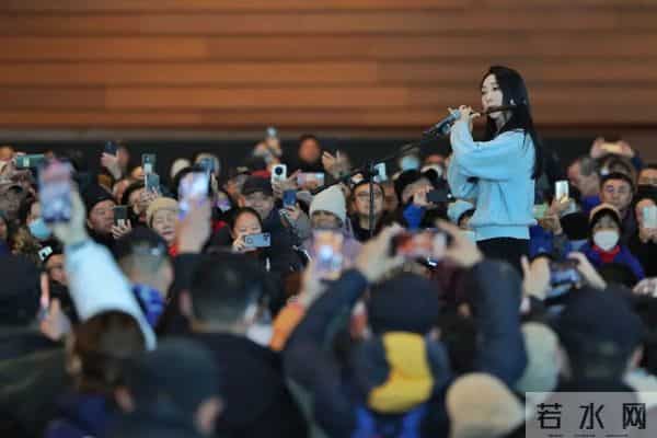 孙楚泊，怎么成了“国民闺女”