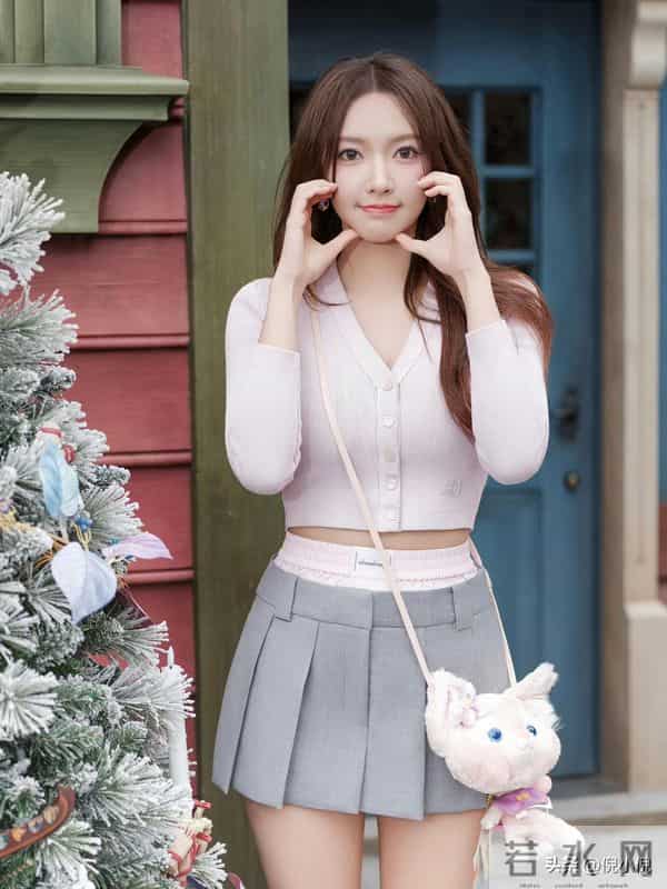 程潇少女感十足,甜美笑容感染力满分