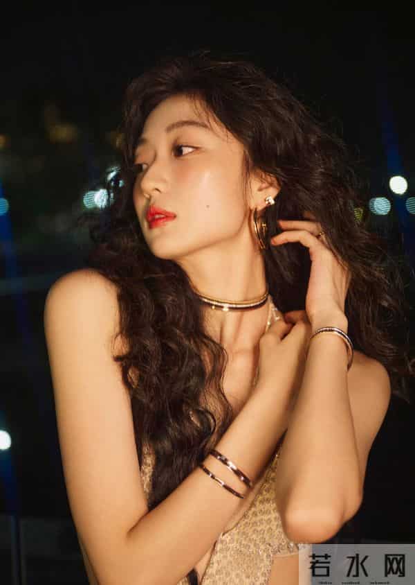 孙千 深V露背裙