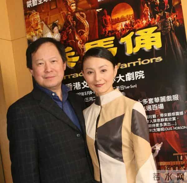 36岁嫁大17岁亿万富豪,入豪门后名声扫地,如今60岁依旧孤身一人