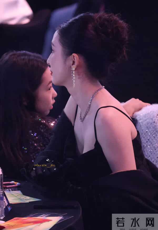 佟丽娅性感吊带写真美图