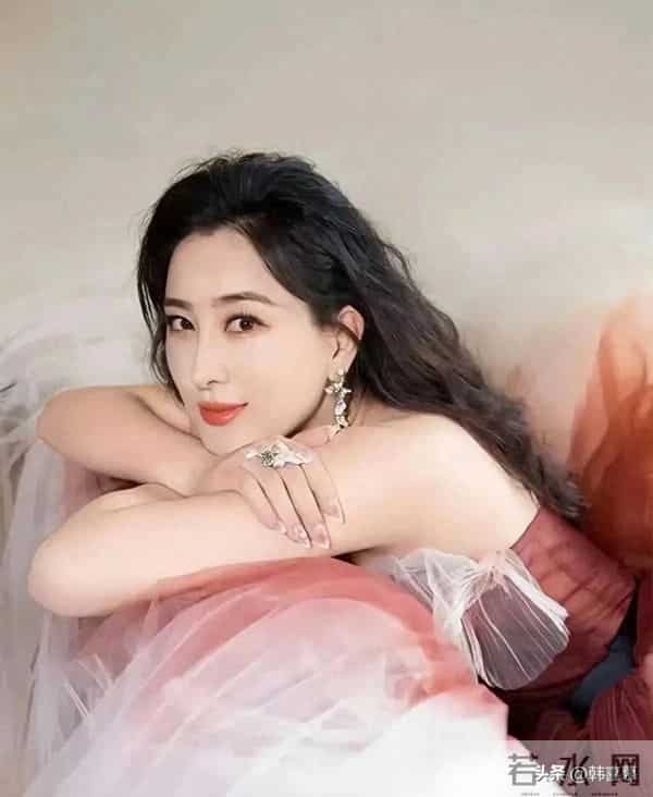 44岁马苏恋情曝光，男方身份被扒，和孔令辉相恋11年，被赶出家门