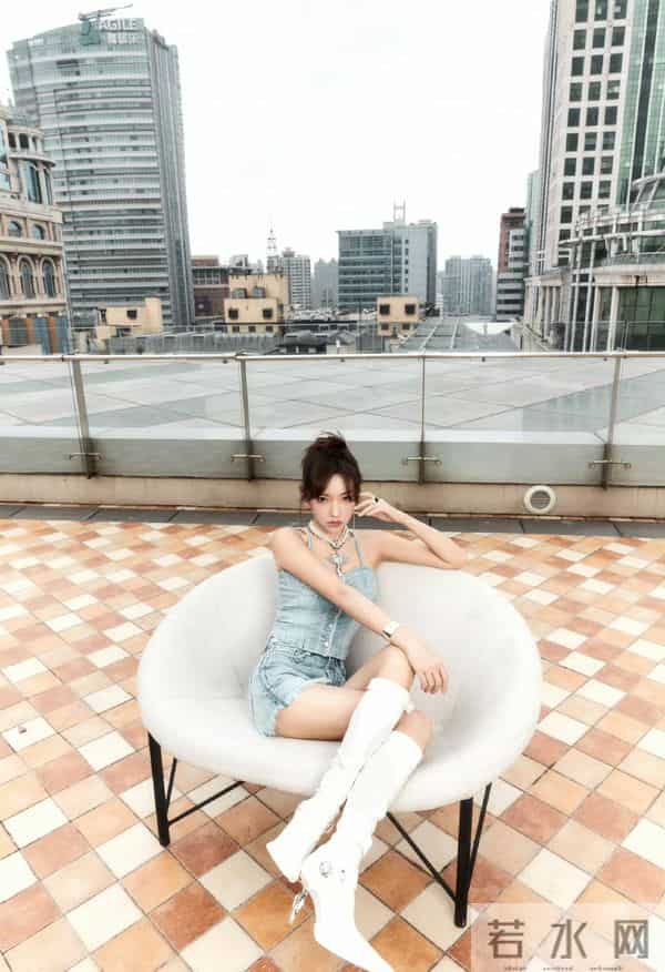 程潇牛仔穿搭大长腿