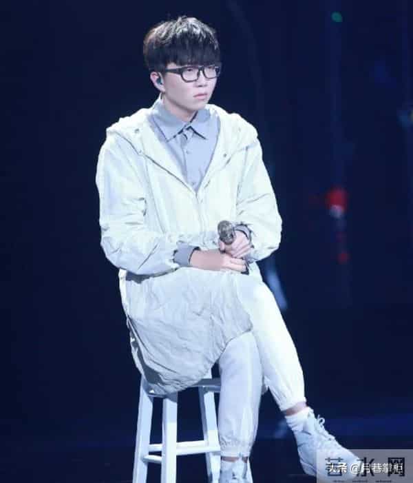 人狂必有祸!“法师”华晨宇口出狂言惹争议,如今遭到“反噬”