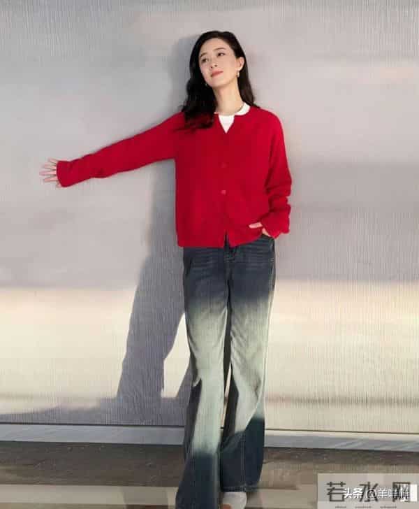 蒋欣的瘦身效果也太惊人了!肉眼可见瘦了超多,身形紧致又利落!