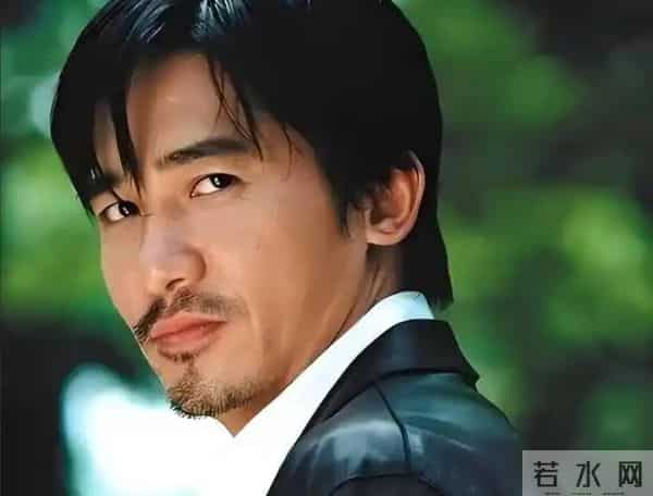 63岁梁朝伟终于开口!旅居日本真相曝光,张国荣当年那句话被坐实