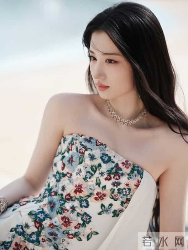 你们看王楚然这个回眸,太美了