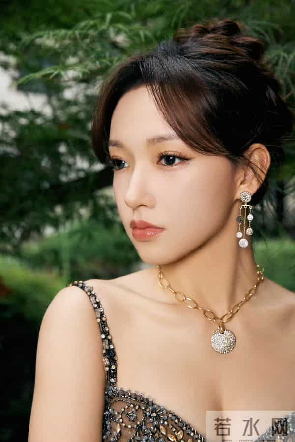 程潇 紧身吊带裙