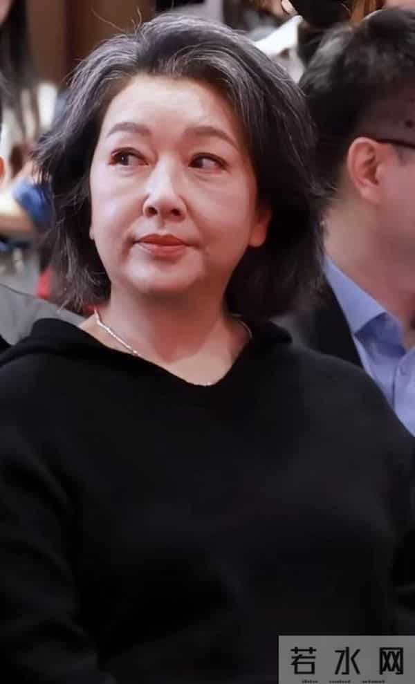 人前光鲜人后心酸,58岁身家过亿的江珊,晚年为27岁女儿操碎了心