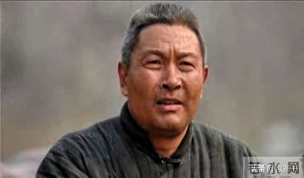 他是国家一级演员,演了半辈子戏,戏外爱妻如命,却为儿子操碎心