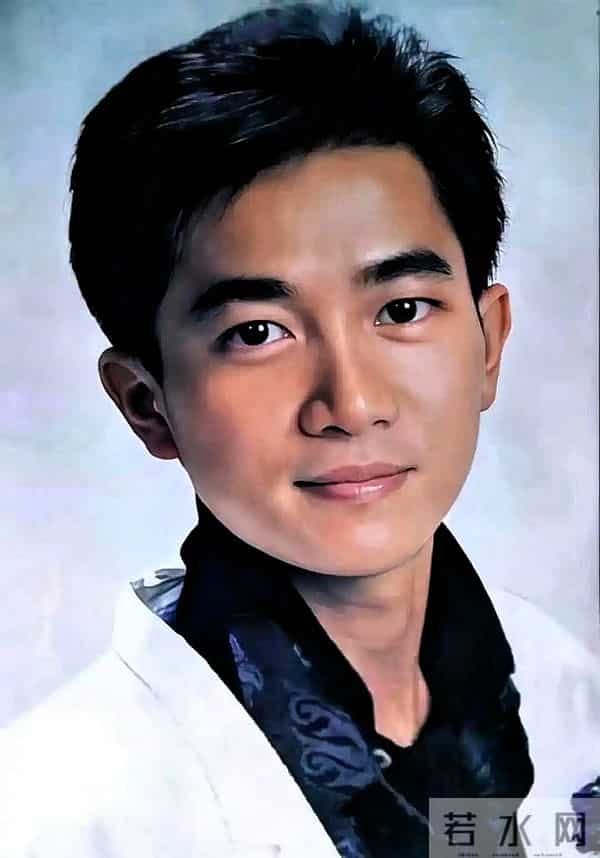 王晶捅破32年谎言！陈百强早逝真因曝光，何超琼背了这么久的锅？