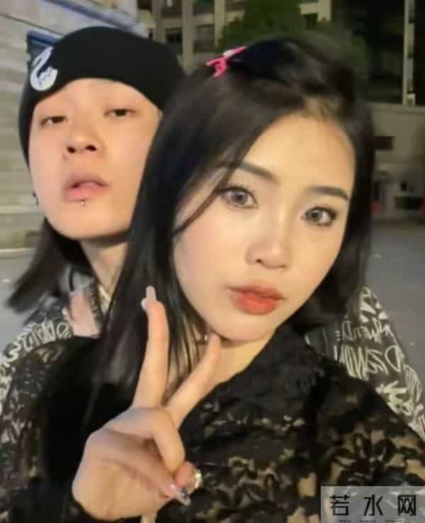 亡妻回忆录翻车！被扒多次婚内出轨，妻子离世后却假装深情不已