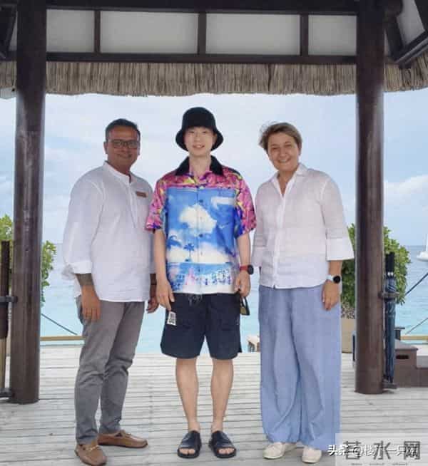 马龙教儿子潜水父爱满满 掌镜为夏露拍美照 结婚8年依旧如胶似漆