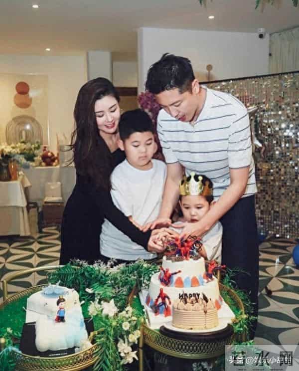 李小萌小儿子庆生萌照来袭,父子宛如一个模子刻出,太可爱!