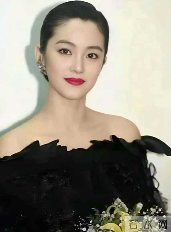 钱再多有什么用!林青霞奢华一辈子,老了竟然住在"蟑螂窝"