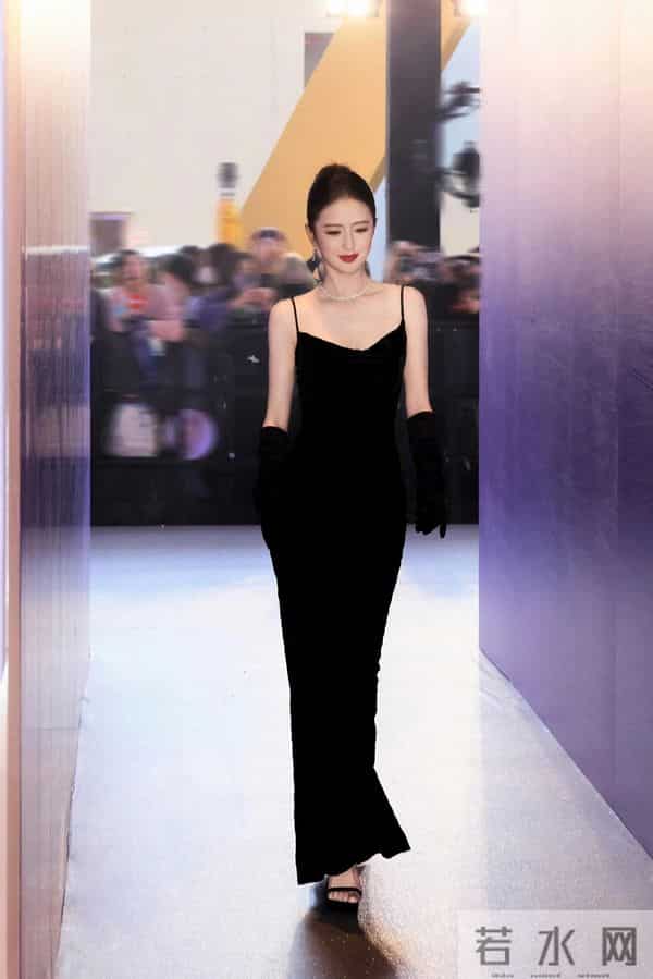 佟丽娅性感吊带写真美图