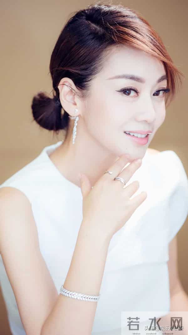 微醺女神“闫妮”高清美图